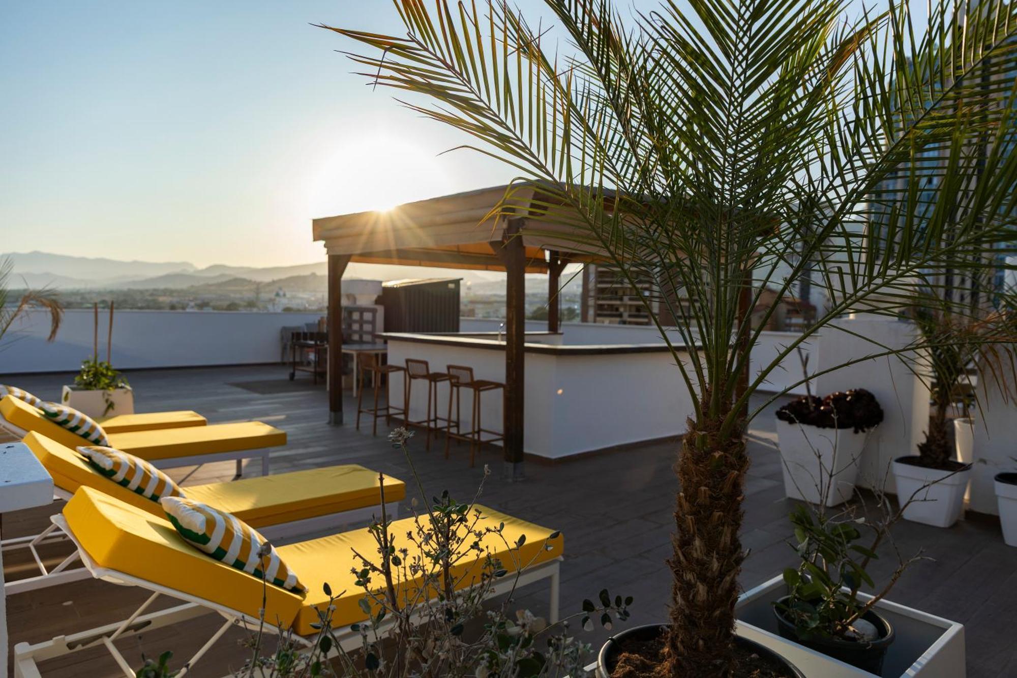 Atico Con Enorme Terraza Y Chill Out Particular Benidorm