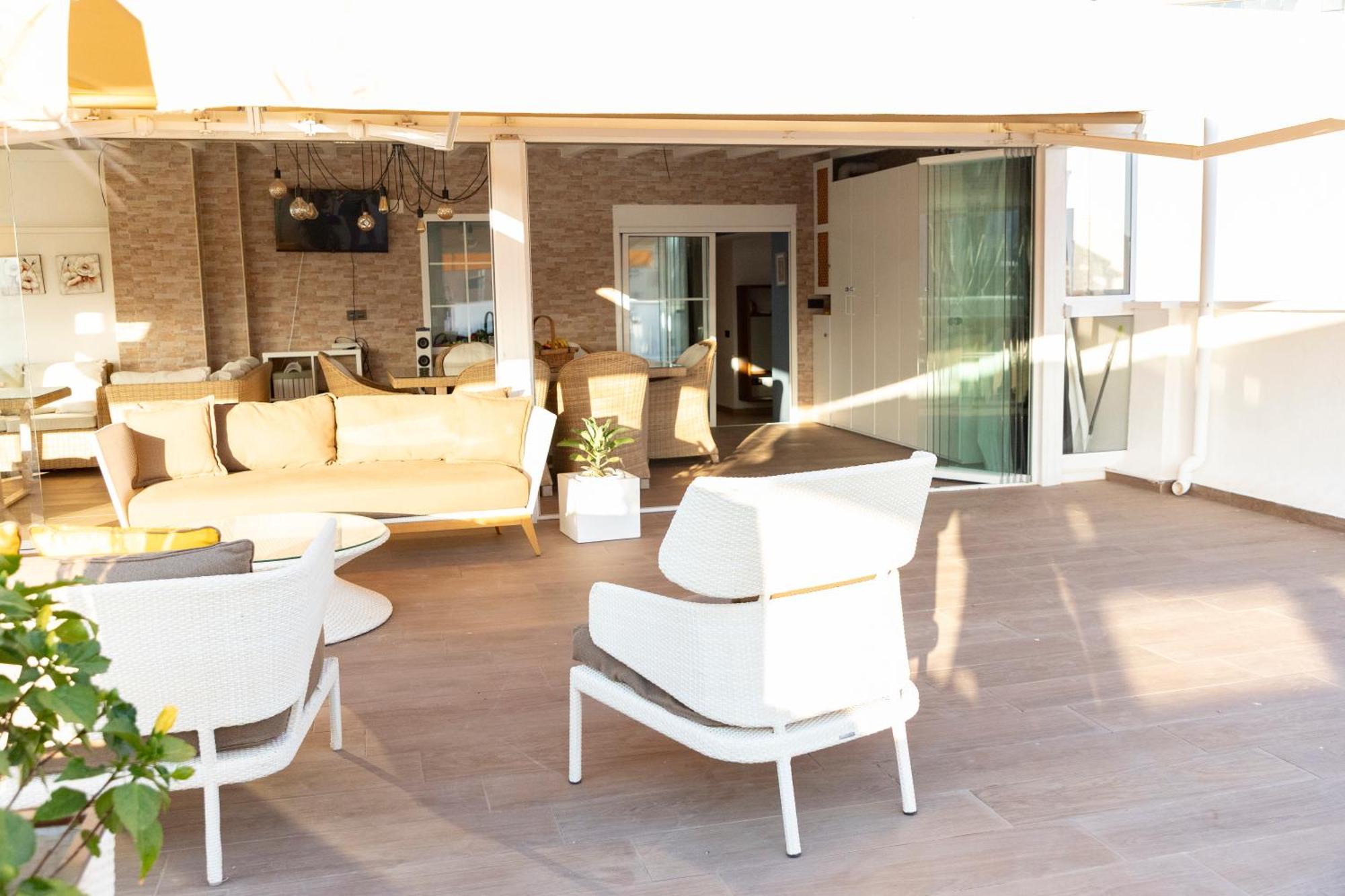 Fantástico ático Con Enorme Terraza Y Chill Out Benidorm